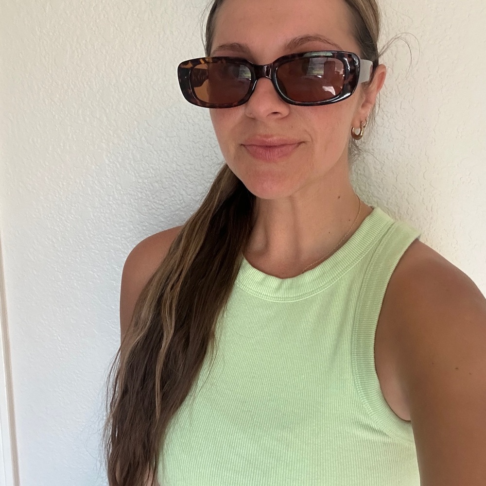 Trendy tortoise sunglasses